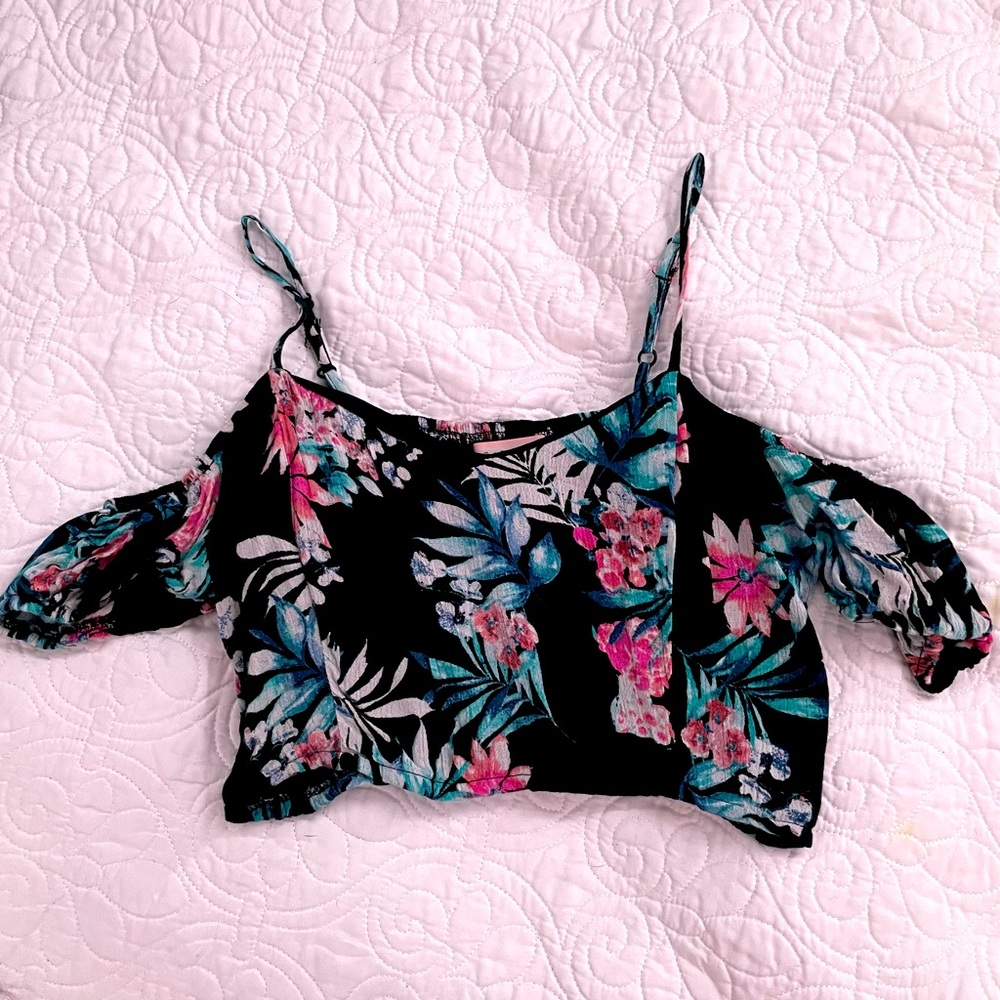 Cold Shoulder Crop Top - Picture 1 of 5
